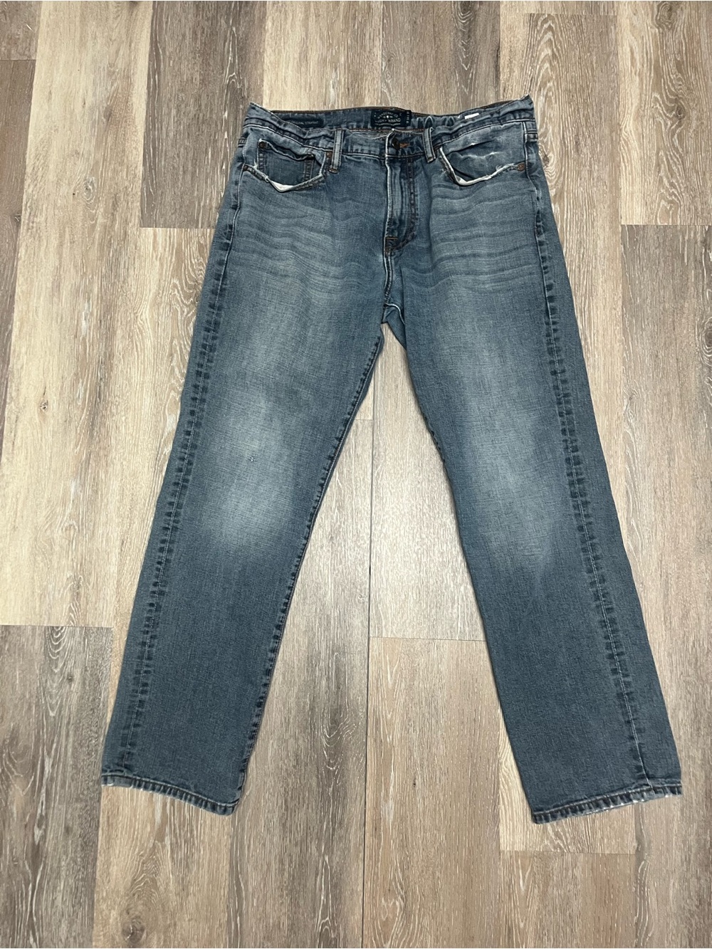 Lucky Brand Men's Straight Leg Jeans in Faded Blue
